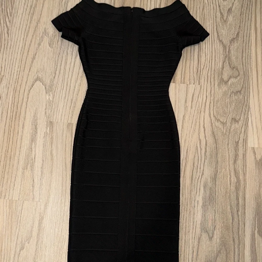 Herve Leger Black Off-Shoulder Midi Dress - Picture 4 of 6